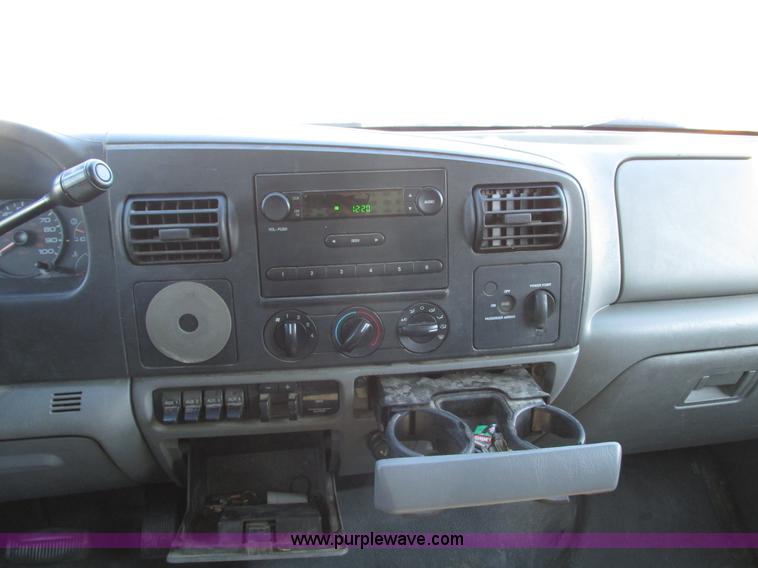 image for item F4152 2006 Ford F550 service truck