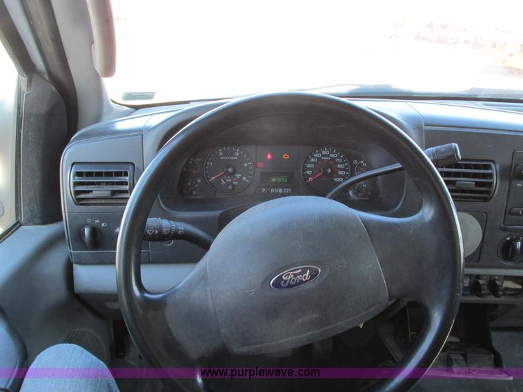 image for item F4152 2006 Ford F550 service truck