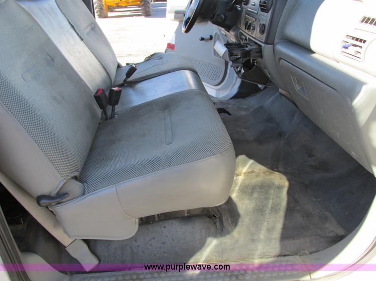image for item F4152 2006 Ford F550 service truck