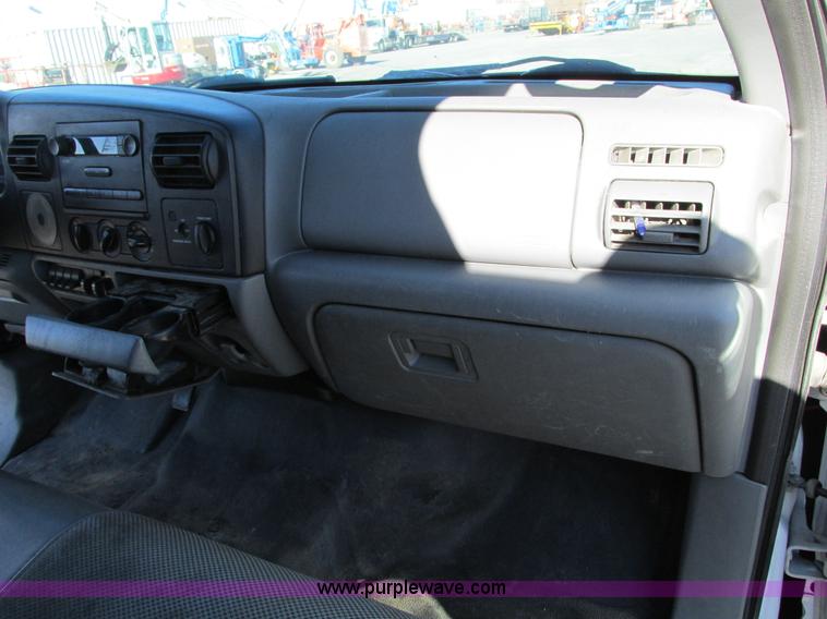 image for item F4152 2006 Ford F550 service truck
