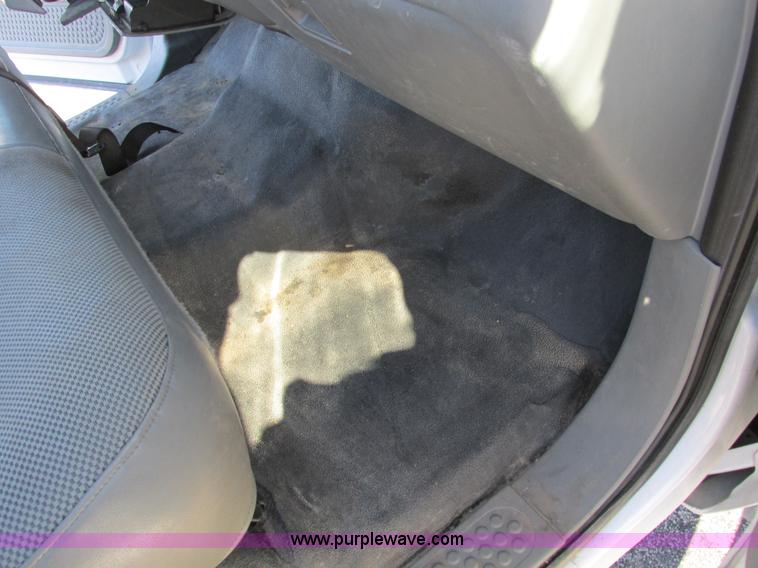 image for item F4152 2006 Ford F550 service truck