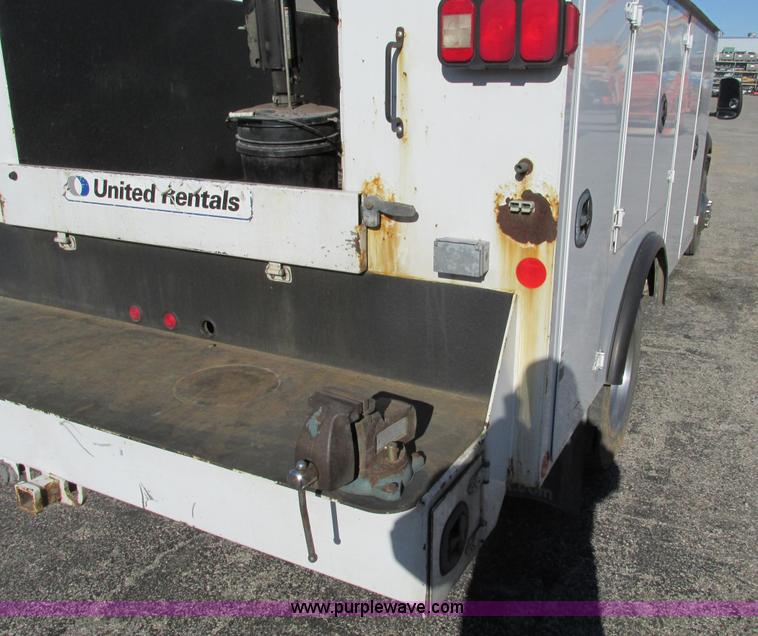 image for item F4152 2006 Ford F550 service truck