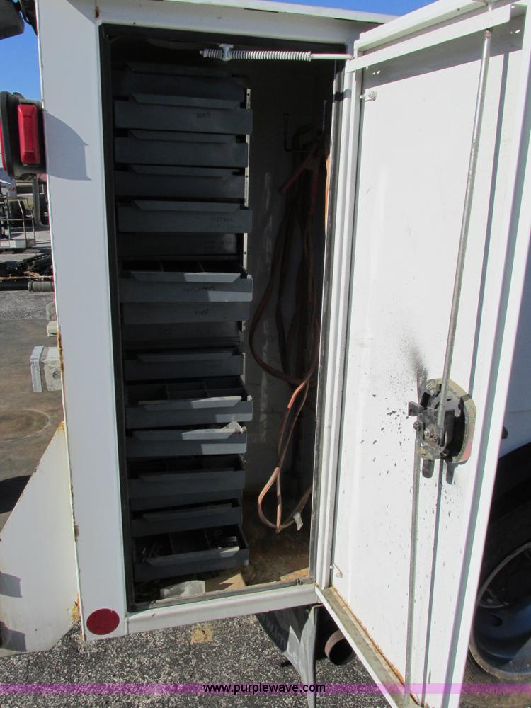 image for item F4152 2006 Ford F550 service truck