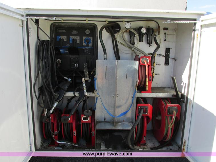 image for item F4152 2006 Ford F550 service truck