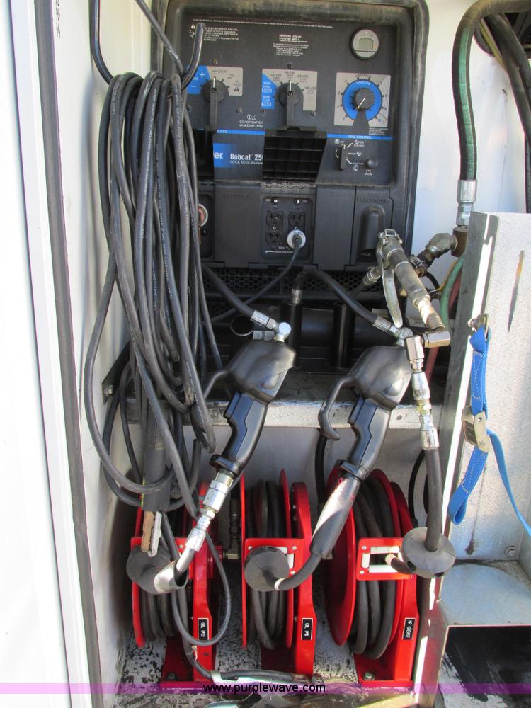 image for item F4152 2006 Ford F550 service truck