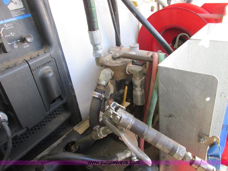 image for item F4152 2006 Ford F550 service truck