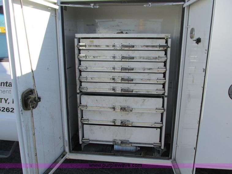 image for item F4152 2006 Ford F550 service truck