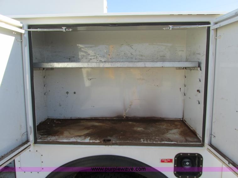 image for item F4152 2006 Ford F550 service truck