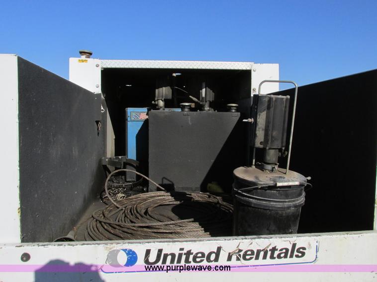 image for item F4152 2006 Ford F550 service truck
