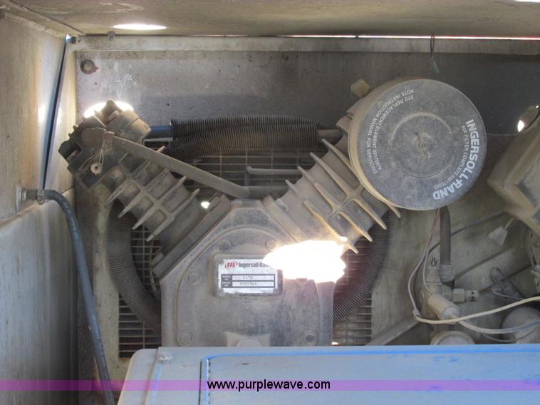 image for item F4152 2006 Ford F550 service truck