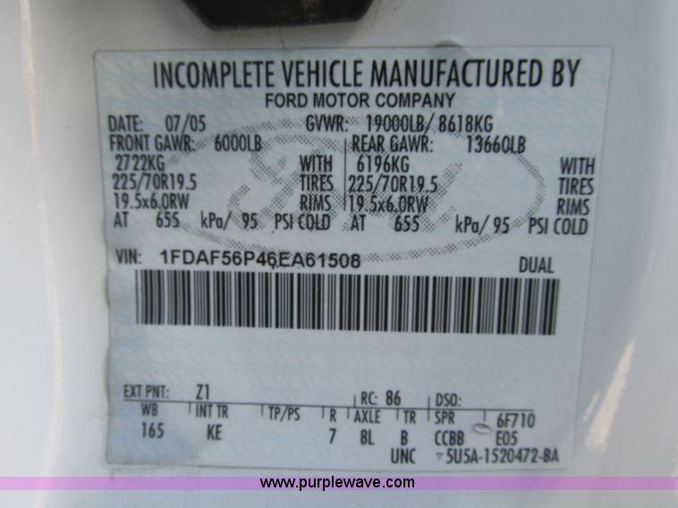 image for item F4152 2006 Ford F550 service truck