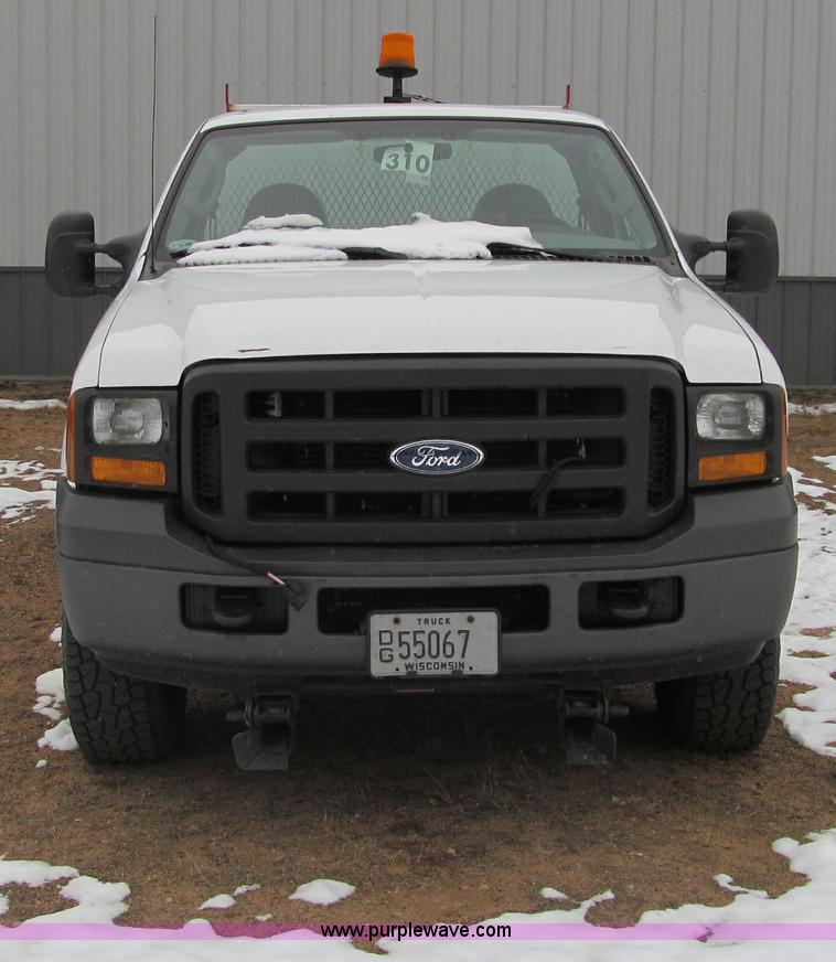 image for item F5881 2006 Ford F350 XL Super Duty pickup truck