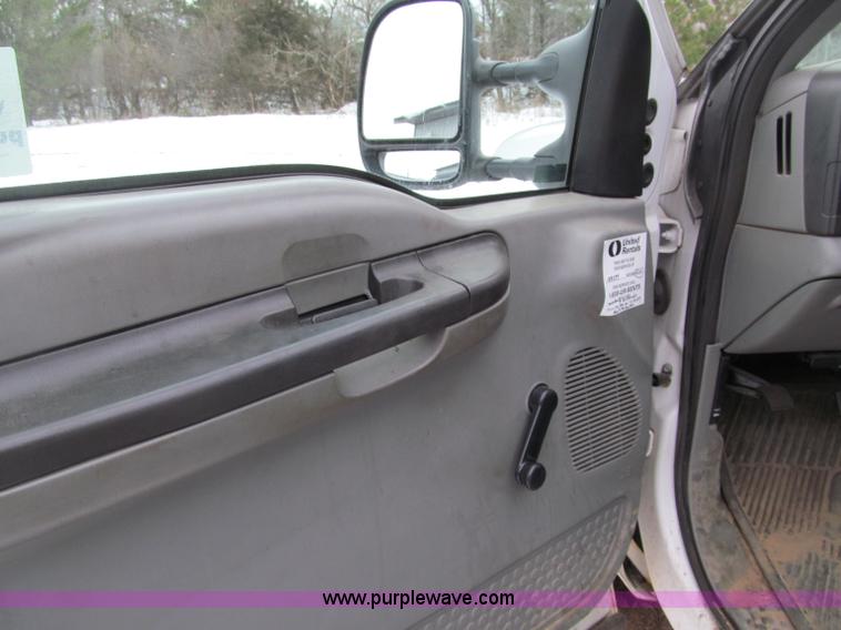 image for item F5881 2006 Ford F350 XL Super Duty pickup truck