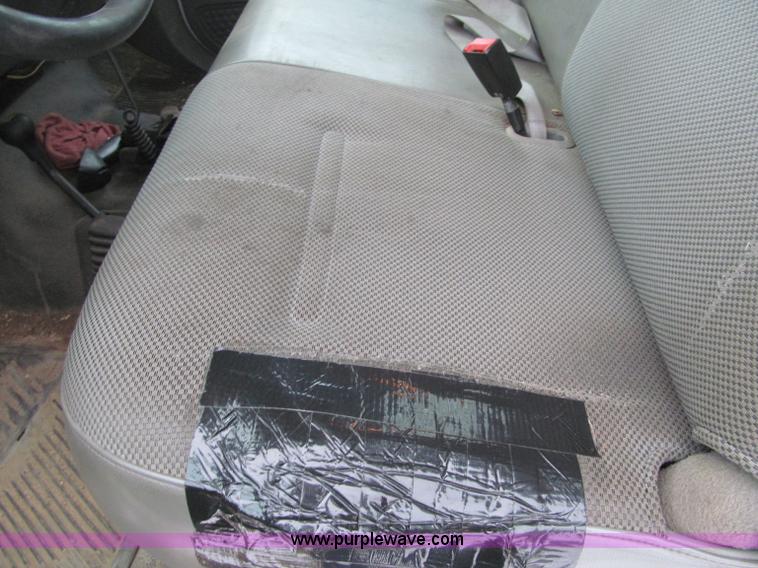 image for item F5881 2006 Ford F350 XL Super Duty pickup truck