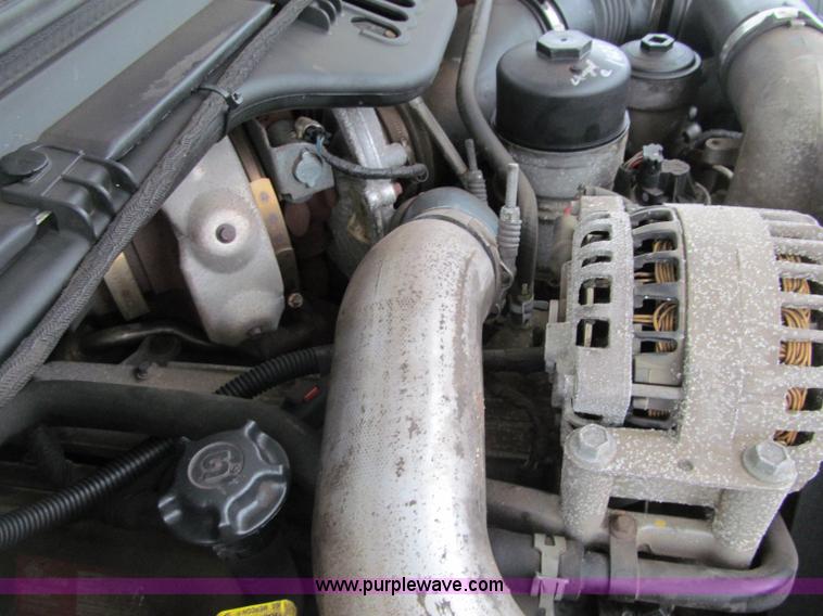 image for item F5881 2006 Ford F350 XL Super Duty pickup truck