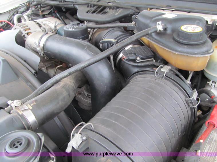 image for item F5881 2006 Ford F350 XL Super Duty pickup truck