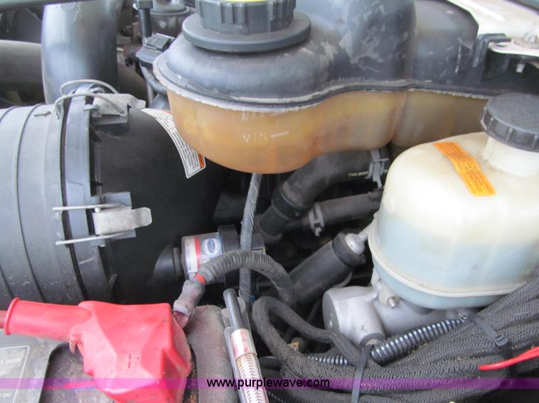 image for item F5881 2006 Ford F350 XL Super Duty pickup truck