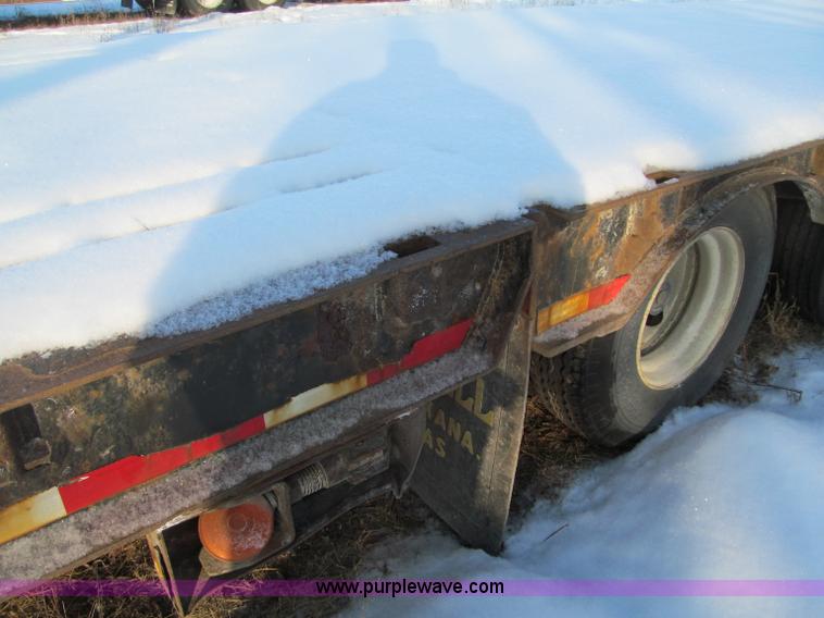 image for item F5882 2006 Ledwell Hydra-Tail triple axle trailer