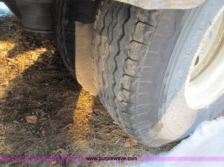 image for item F5882 2006 Ledwell Hydra-Tail triple axle trailer