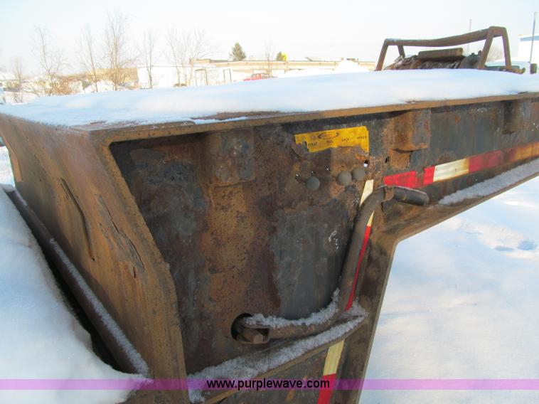 image for item F5882 2006 Ledwell Hydra-Tail triple axle trailer