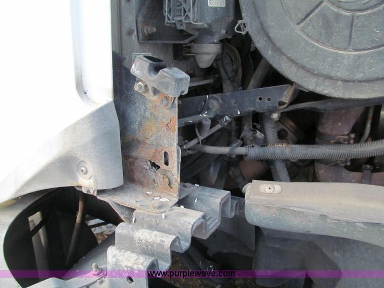 image for item F5883 2005 Freightliner Columbia CL120ST semi truck