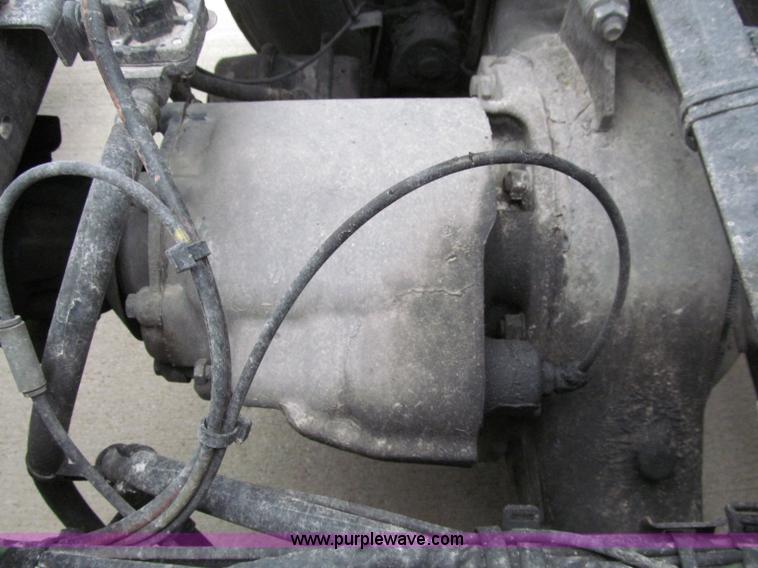 image for item D7022 2007 Volvo VNL TA semi truck