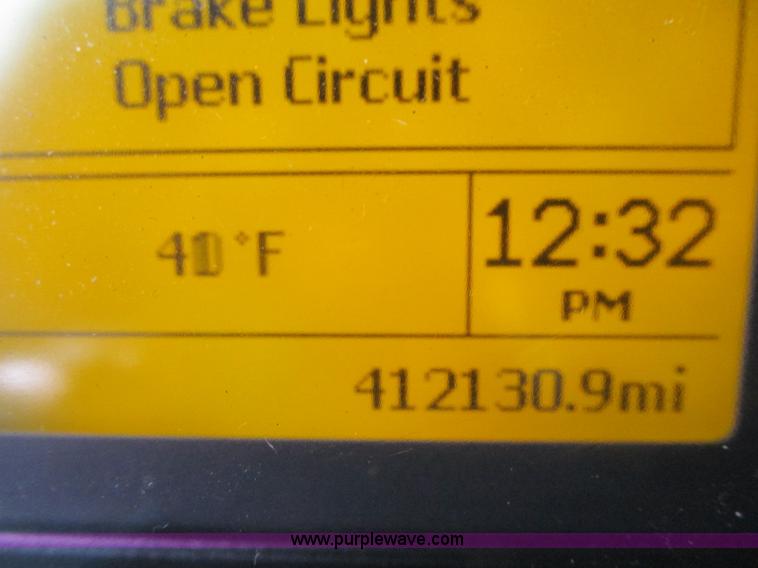 image for item D7022 2007 Volvo VNL TA semi truck