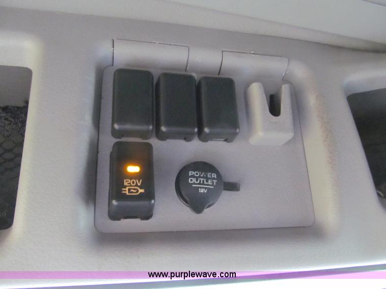 image for item D7022 2007 Volvo VNL TA semi truck