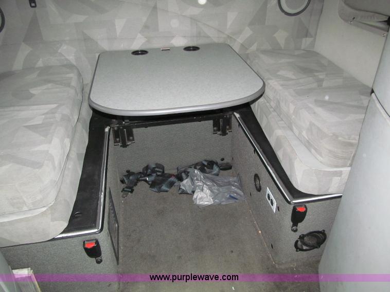 image for item D7022 2007 Volvo VNL TA semi truck