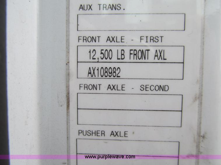 image for item D7022 2007 Volvo VNL TA semi truck