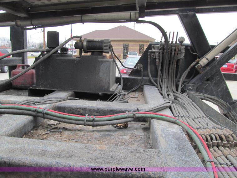 image for item D7023 2008 Wally-Mo H-8CC tandem axle car trailer