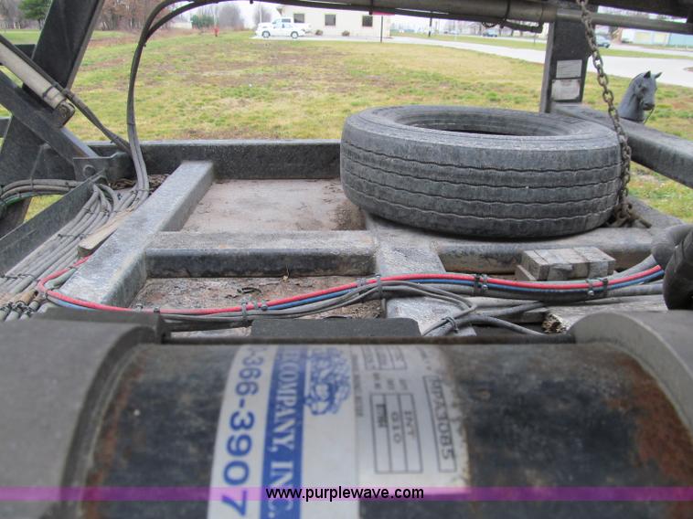 image for item D7023 2008 Wally-Mo H-8CC tandem axle car trailer