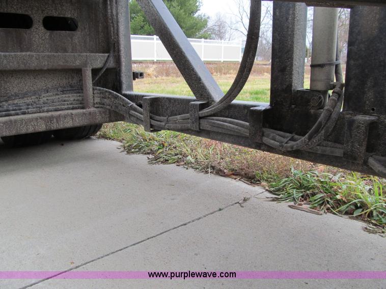 image for item D7023 2008 Wally-Mo H-8CC tandem axle car trailer