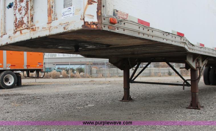 image for item E2799 1977 Monon FA70 48' enclosed dry van trailer