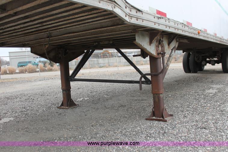 image for item E2799 1977 Monon FA70 48' enclosed dry van trailer