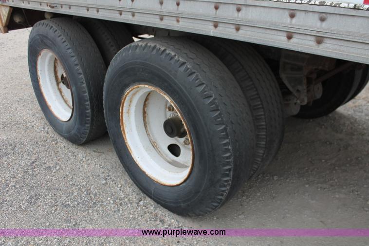 image for item E2799 1977 Monon FA70 48' enclosed dry van trailer