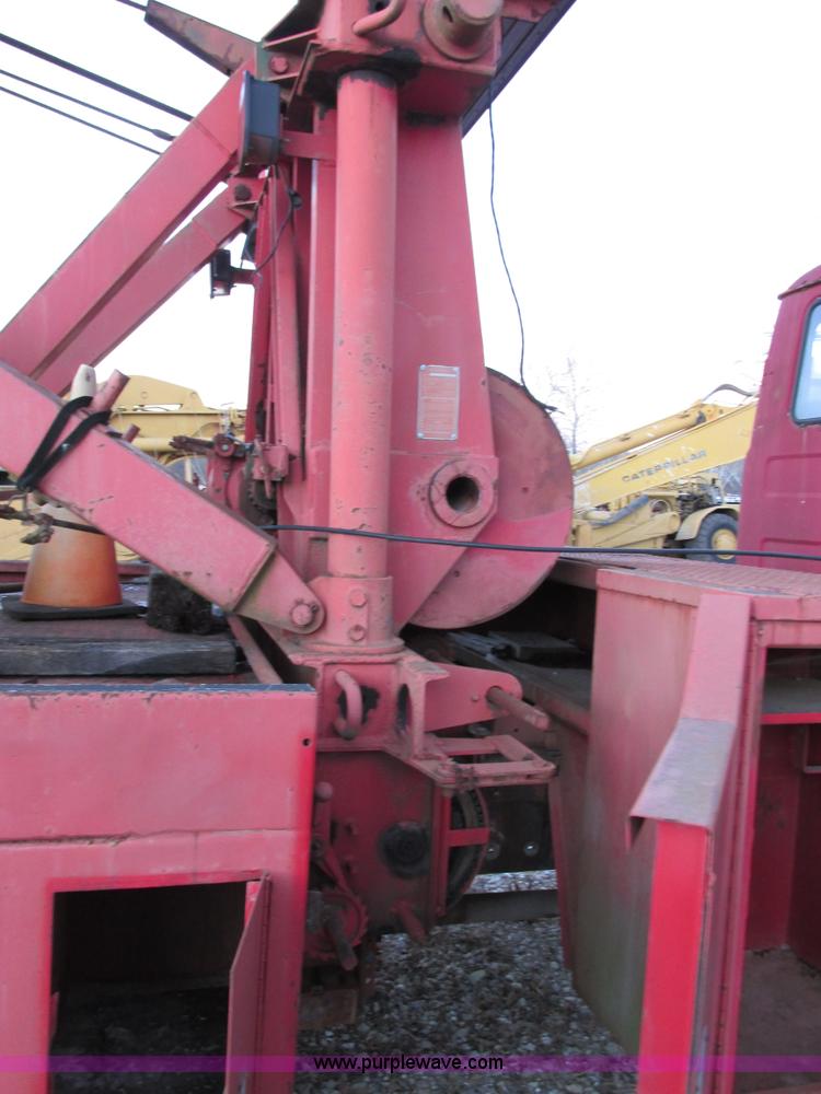 image for item E7007 1978 Mack R600L wrecker truck