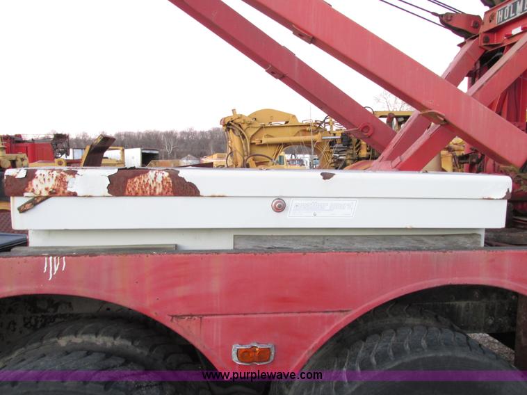 image for item E7007 1978 Mack R600L wrecker truck