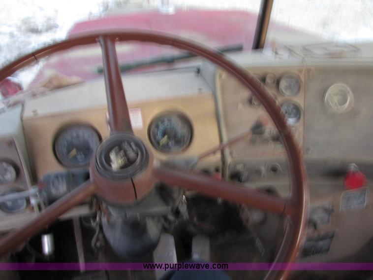 image for item E7007 1978 Mack R600L wrecker truck