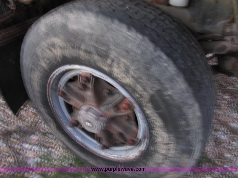 image for item E7007 1978 Mack R600L wrecker truck