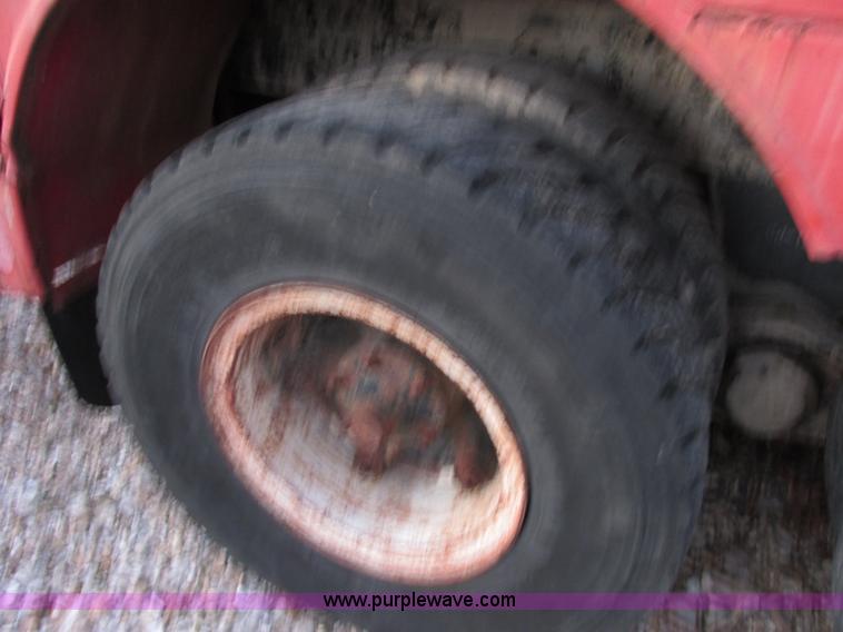 image for item E7007 1978 Mack R600L wrecker truck