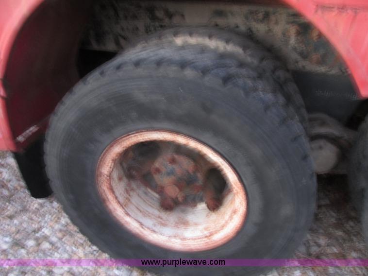 image for item E7007 1978 Mack R600L wrecker truck