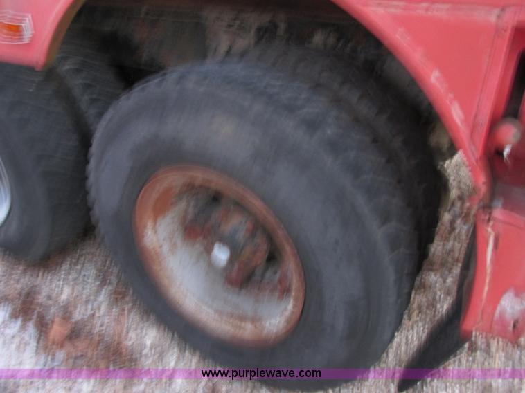 image for item E7007 1978 Mack R600L wrecker truck