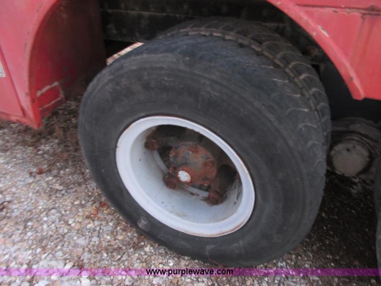 image for item E7007 1978 Mack R600L wrecker truck