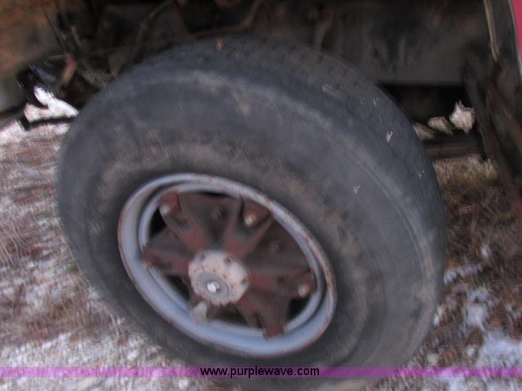 image for item E7007 1978 Mack R600L wrecker truck