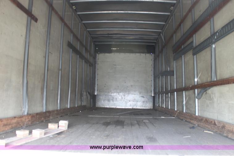 image for item E8228 2001 International 4700 box truck