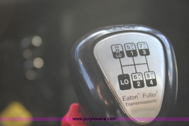 image for item E8229 2005 Peterbilt 379 semi truck