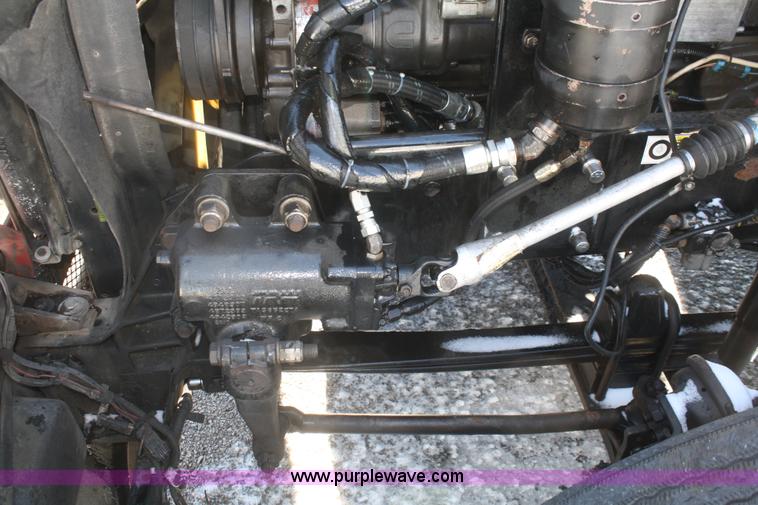 image for item F2755 2003 Kenworth T600 semi truck