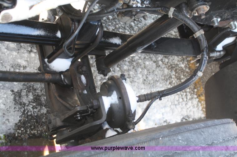 image for item F2755 2003 Kenworth T600 semi truck