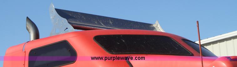 image for item F2755 2003 Kenworth T600 semi truck